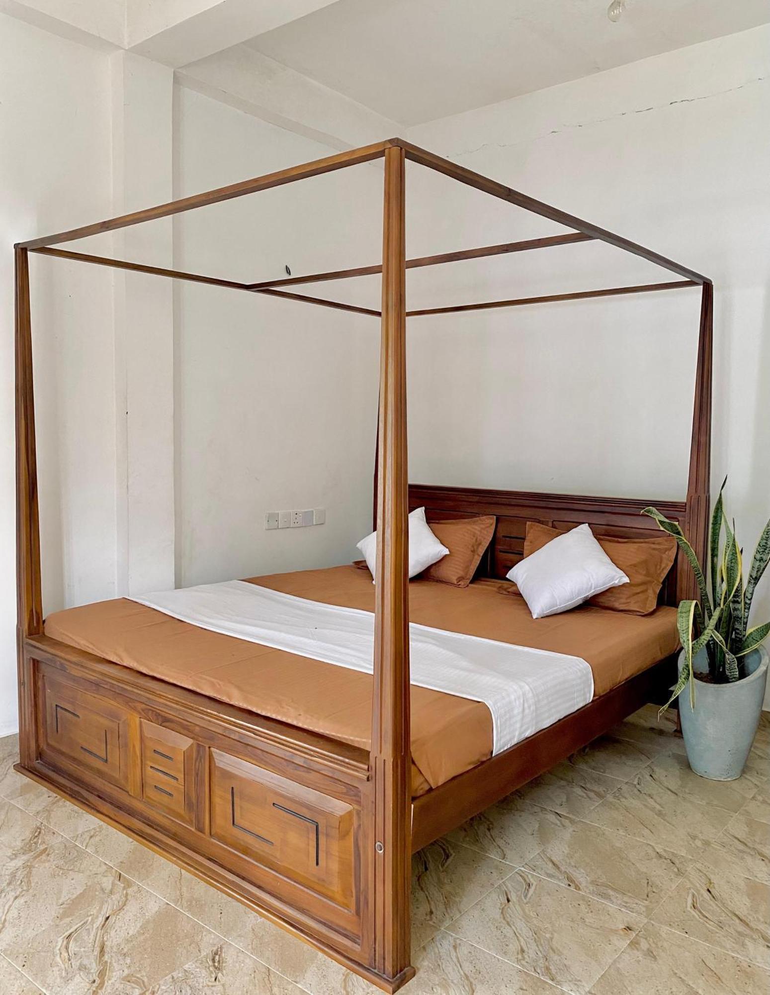 Sasmika Villa Surf And Yoga Hostel Weligama Exterior foto