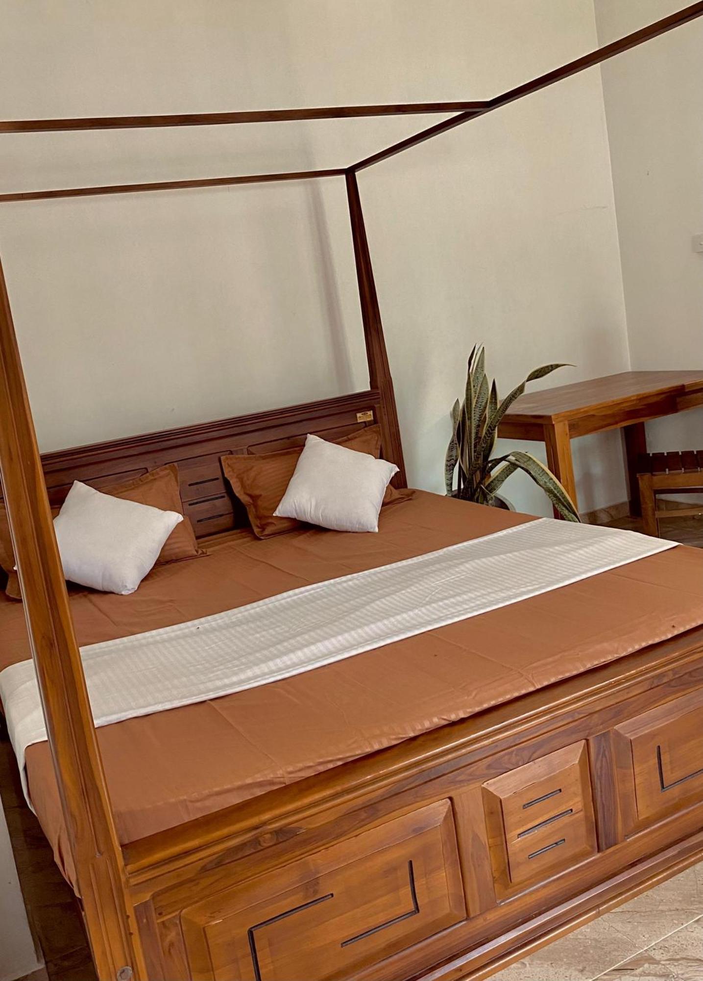 Sasmika Villa Surf And Yoga Hostel Weligama Exterior foto